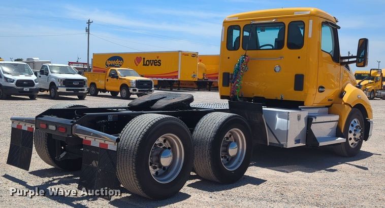 image for item NW9516 2021 Kenworth  T680 semi truck