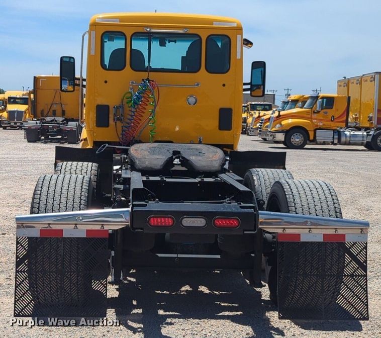 image for item NW9516 2021 Kenworth  T680 semi truck