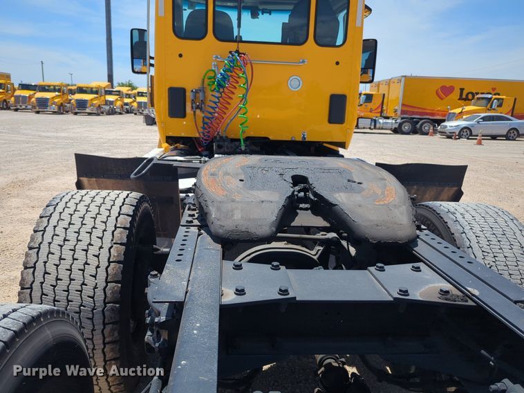 image for item NW9516 2021 Kenworth  T680 semi truck