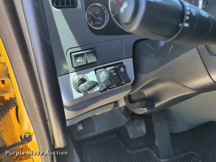 image for item NW9516 2021 Kenworth  T680 semi truck