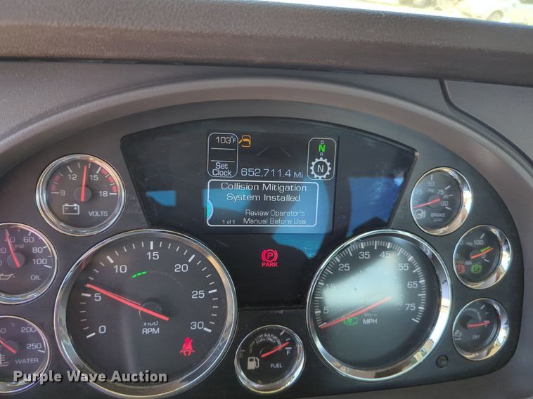 image for item NW9516 2021 Kenworth  T680 semi truck