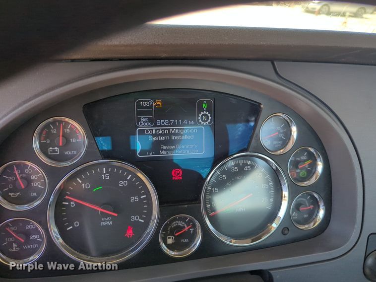 image for item NW9516 2021 Kenworth  T680 semi truck