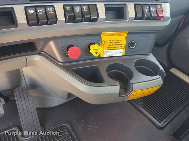 image for item NW9516 2021 Kenworth  T680 semi truck