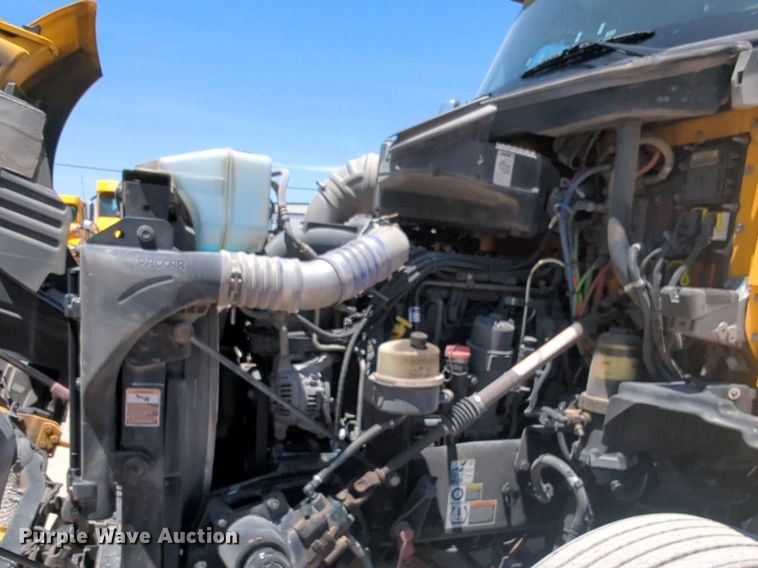 image for item NW9516 2021 Kenworth  T680 semi truck