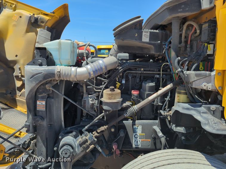 image for item NW9516 2021 Kenworth  T680 semi truck