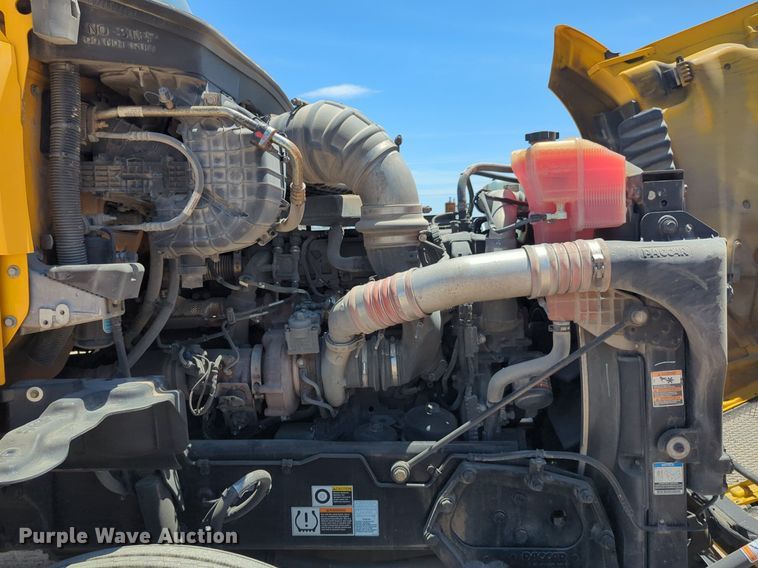 image for item NW9516 2021 Kenworth  T680 semi truck