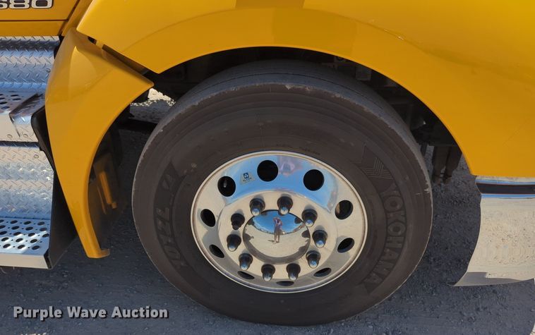 image for item NW9516 2021 Kenworth  T680 semi truck