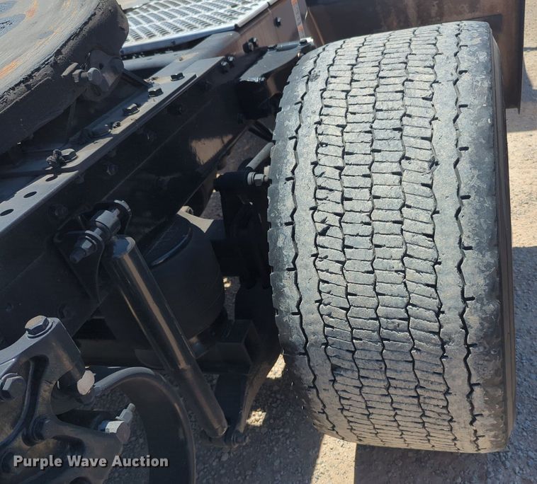 image for item NW9516 2021 Kenworth  T680 semi truck