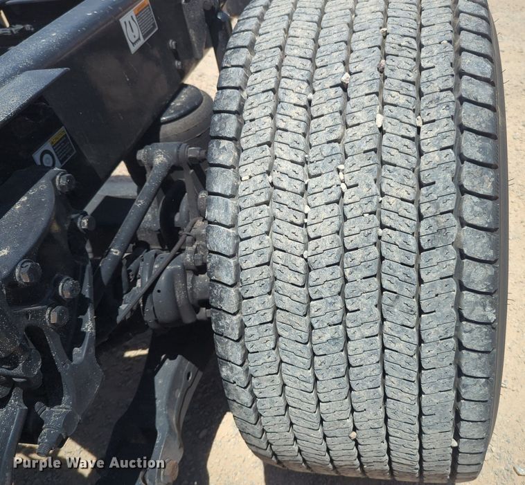 image for item NW9516 2021 Kenworth  T680 semi truck