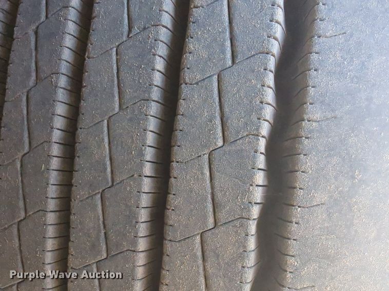 image for item NW9516 2021 Kenworth  T680 semi truck