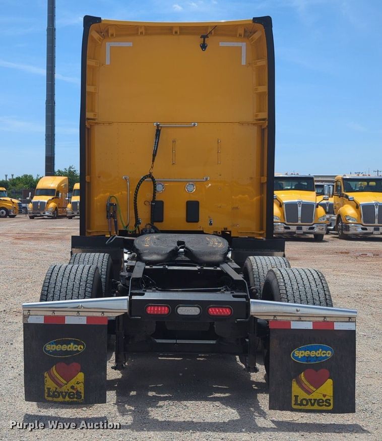 image for item NW9522 2021 Kenworth T680 semi truck
