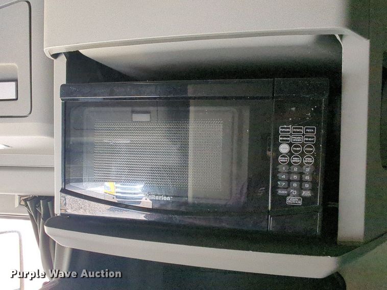 image for item NW9522 2021 Kenworth T680 semi truck