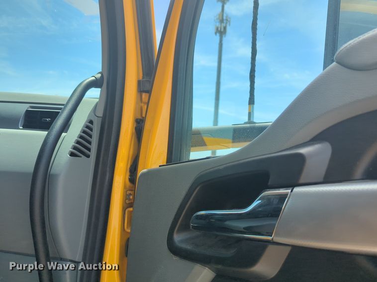 image for item NW9522 2021 Kenworth T680 semi truck