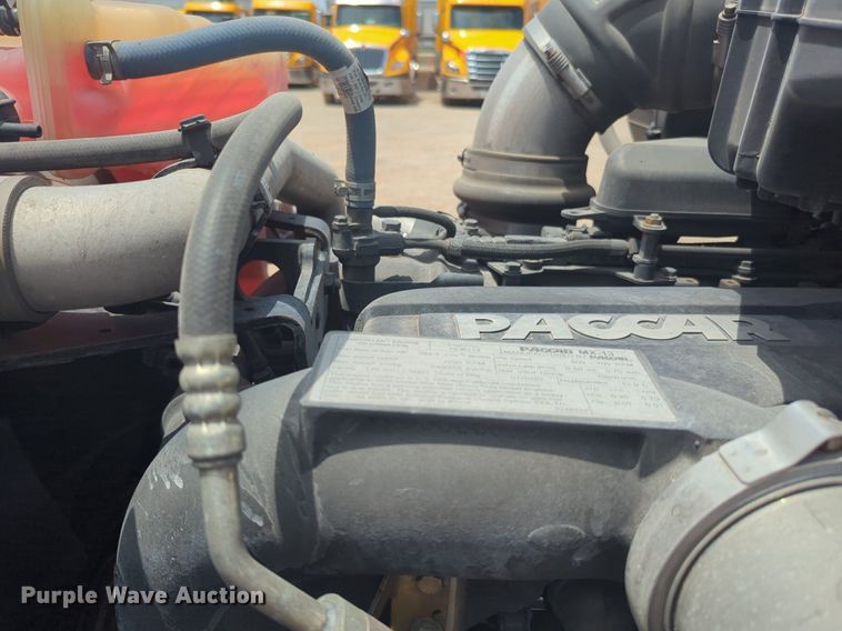 image for item NW9522 2021 Kenworth T680 semi truck