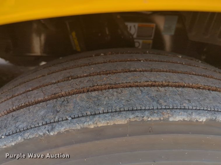 image for item NW9522 2021 Kenworth T680 semi truck