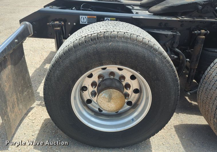 image for item NW9522 2021 Kenworth T680 semi truck