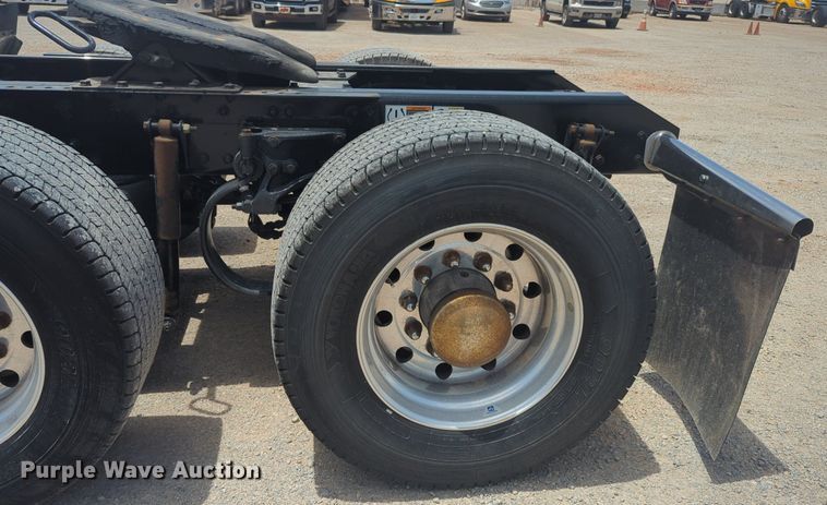 image for item NW9522 2021 Kenworth T680 semi truck