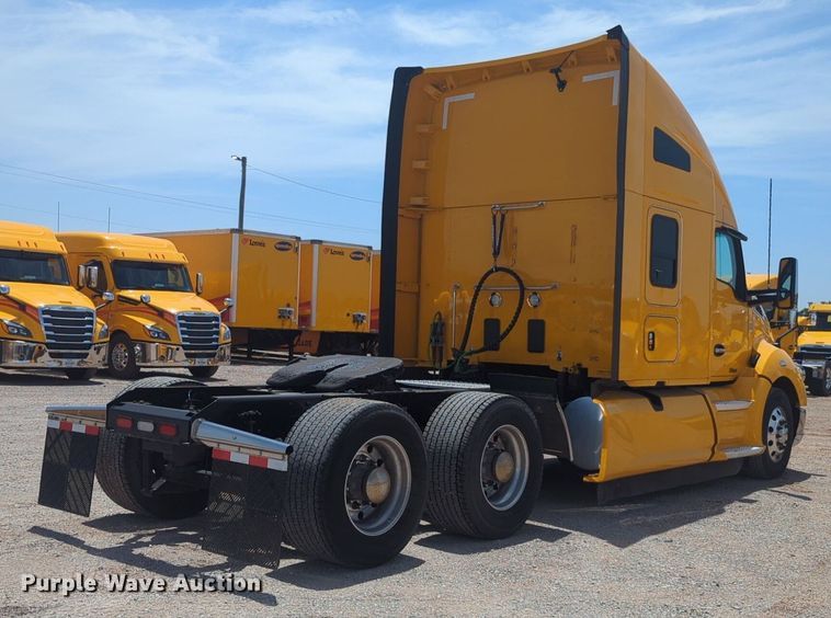 image for item NW9523 2021 Kenworth T680 semi truck