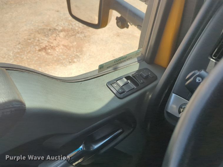 image for item NW9523 2021 Kenworth T680 semi truck