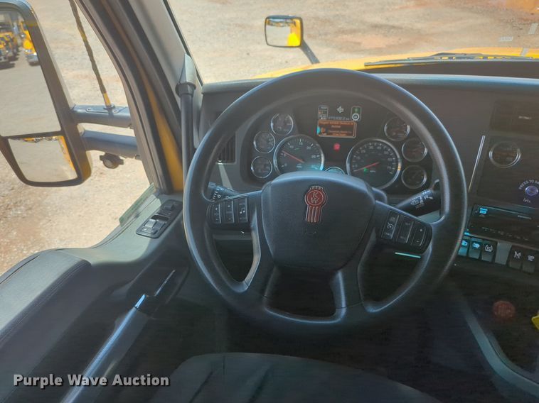 image for item NW9523 2021 Kenworth T680 semi truck