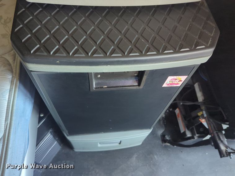 image for item NW9523 2021 Kenworth T680 semi truck