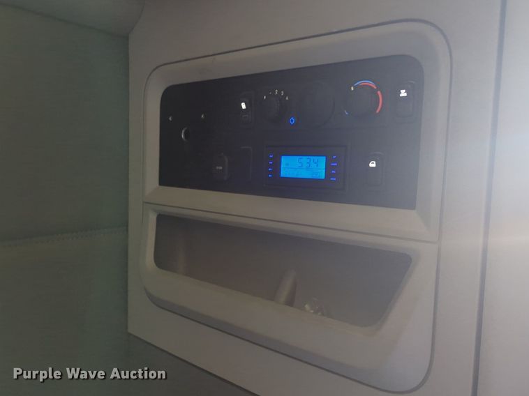 image for item NW9523 2021 Kenworth T680 semi truck