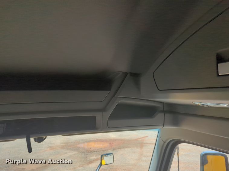 image for item NW9523 2021 Kenworth T680 semi truck