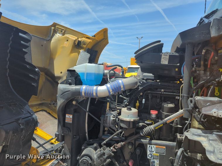 image for item NW9523 2021 Kenworth T680 semi truck