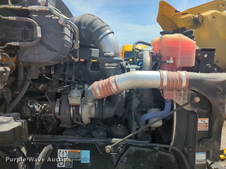 image for item NW9523 2021 Kenworth T680 semi truck