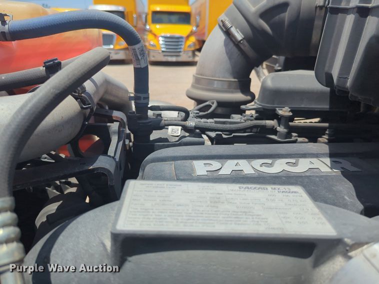 image for item NW9523 2021 Kenworth T680 semi truck