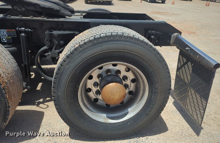 image for item NW9523 2021 Kenworth T680 semi truck