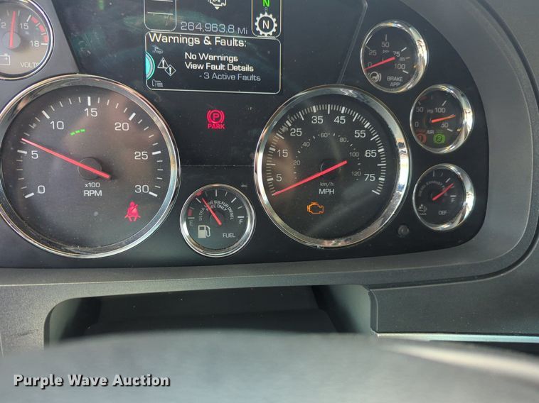 image for item NW9527 2021 Kenworth T680 semi truck