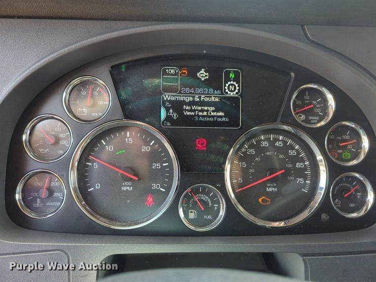 image for item NW9527 2021 Kenworth T680 semi truck