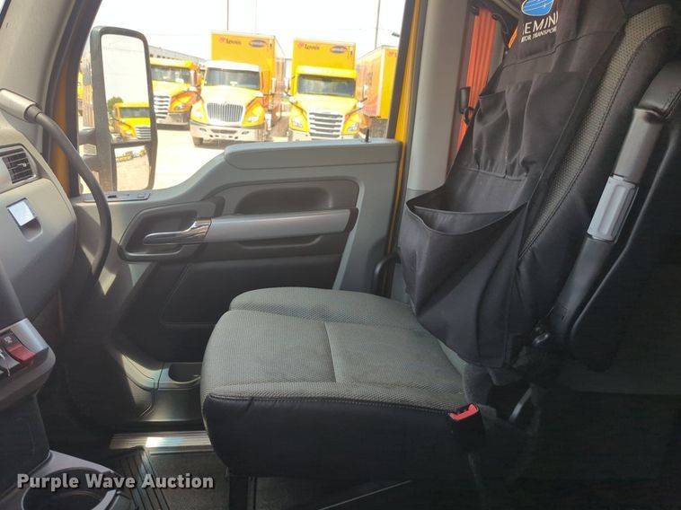 image for item NW9527 2021 Kenworth T680 semi truck