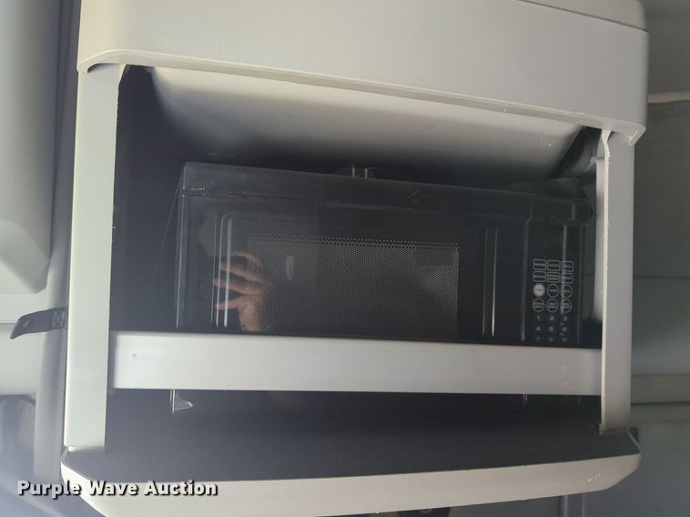 image for item NW9527 2021 Kenworth T680 semi truck