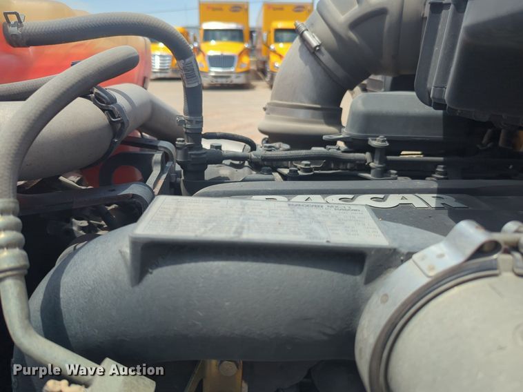 image for item NW9527 2021 Kenworth T680 semi truck