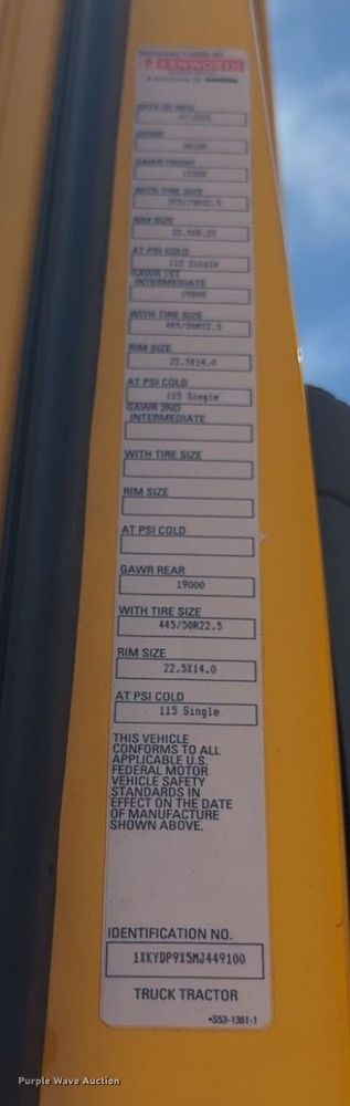 image for item NW9527 2021 Kenworth T680 semi truck