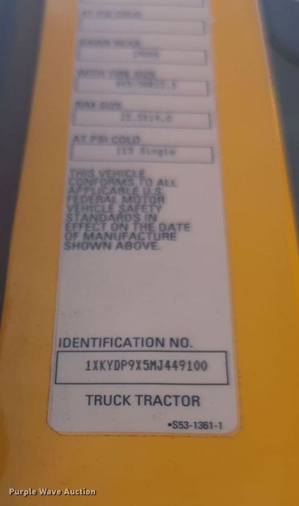 image for item NW9527 2021 Kenworth T680 semi truck