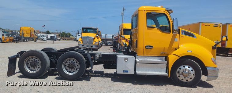 image for item NW9529 2020 Kenworth T680 semi truck