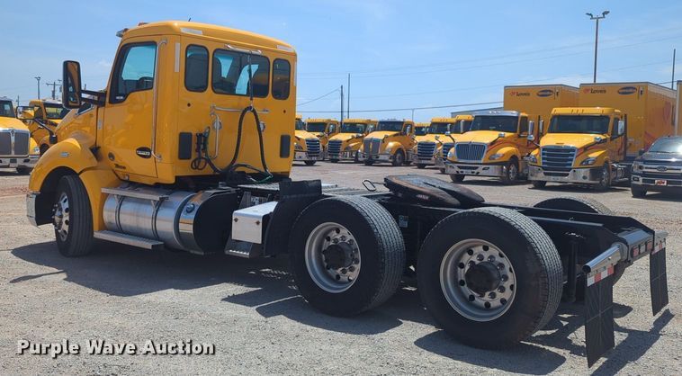 image for item NW9529 2020 Kenworth T680 semi truck