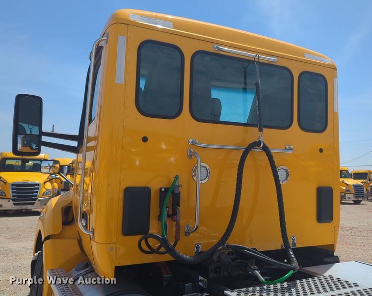 image for item NW9529 2020 Kenworth T680 semi truck