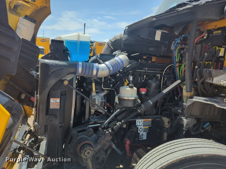 image for item NW9529 2020 Kenworth T680 semi truck