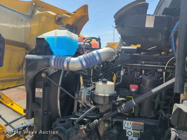 image for item NW9529 2020 Kenworth T680 semi truck