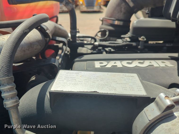 image for item NW9529 2020 Kenworth T680 semi truck