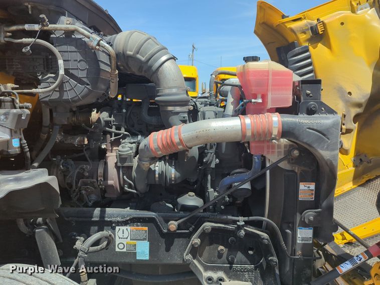 image for item NW9529 2020 Kenworth T680 semi truck