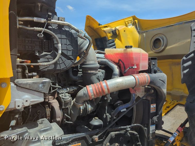 image for item NW9529 2020 Kenworth T680 semi truck