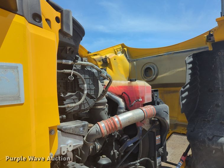 image for item NW9529 2020 Kenworth T680 semi truck