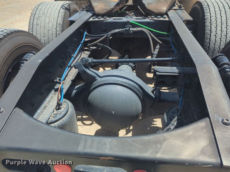 image for item NW9530 2021 Freightliner Cascadia 126 semi truck