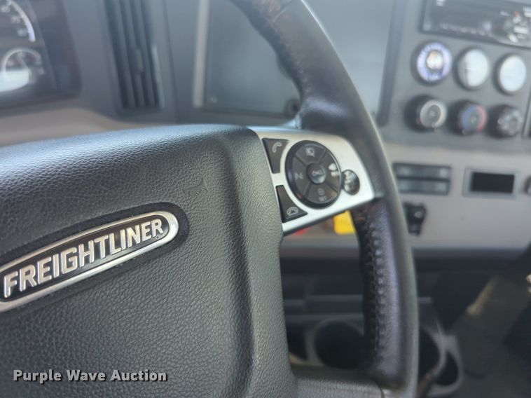 image for item NW9530 2021 Freightliner Cascadia 126 semi truck