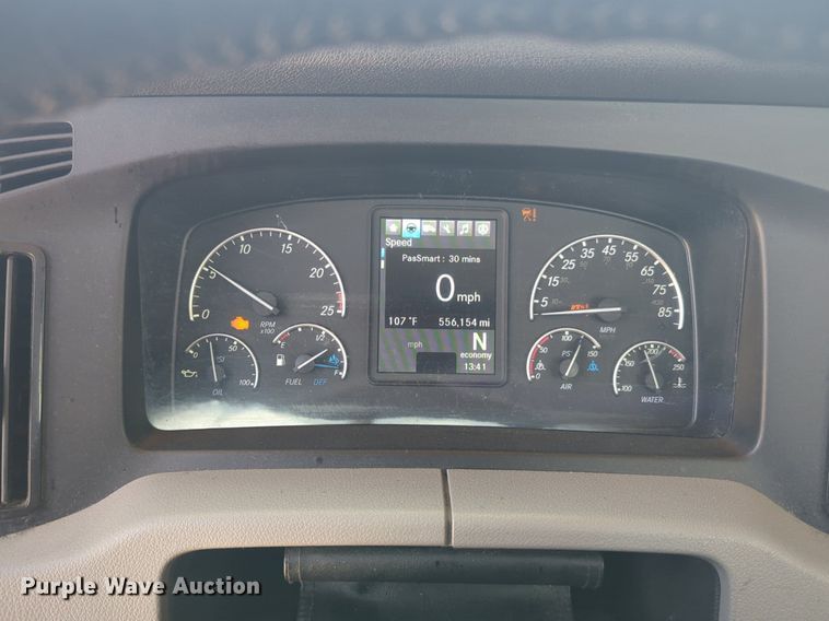 image for item NW9530 2021 Freightliner Cascadia 126 semi truck